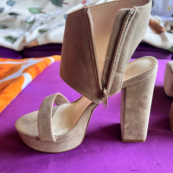 Oasis Society platform never worn - Picture 2 of 11